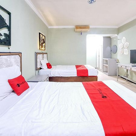 Reddoorz Near Stadion Semeru Lumajang Jawa Timur 외부 사진