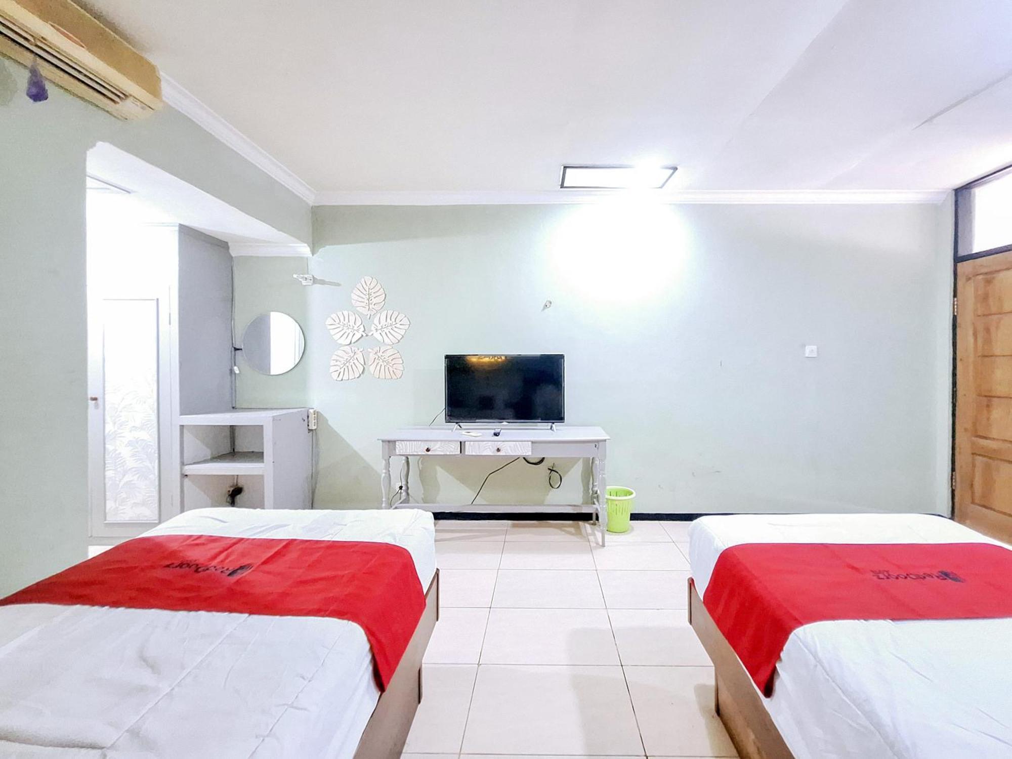 Reddoorz Near Stadion Semeru Lumajang Jawa Timur 외부 사진