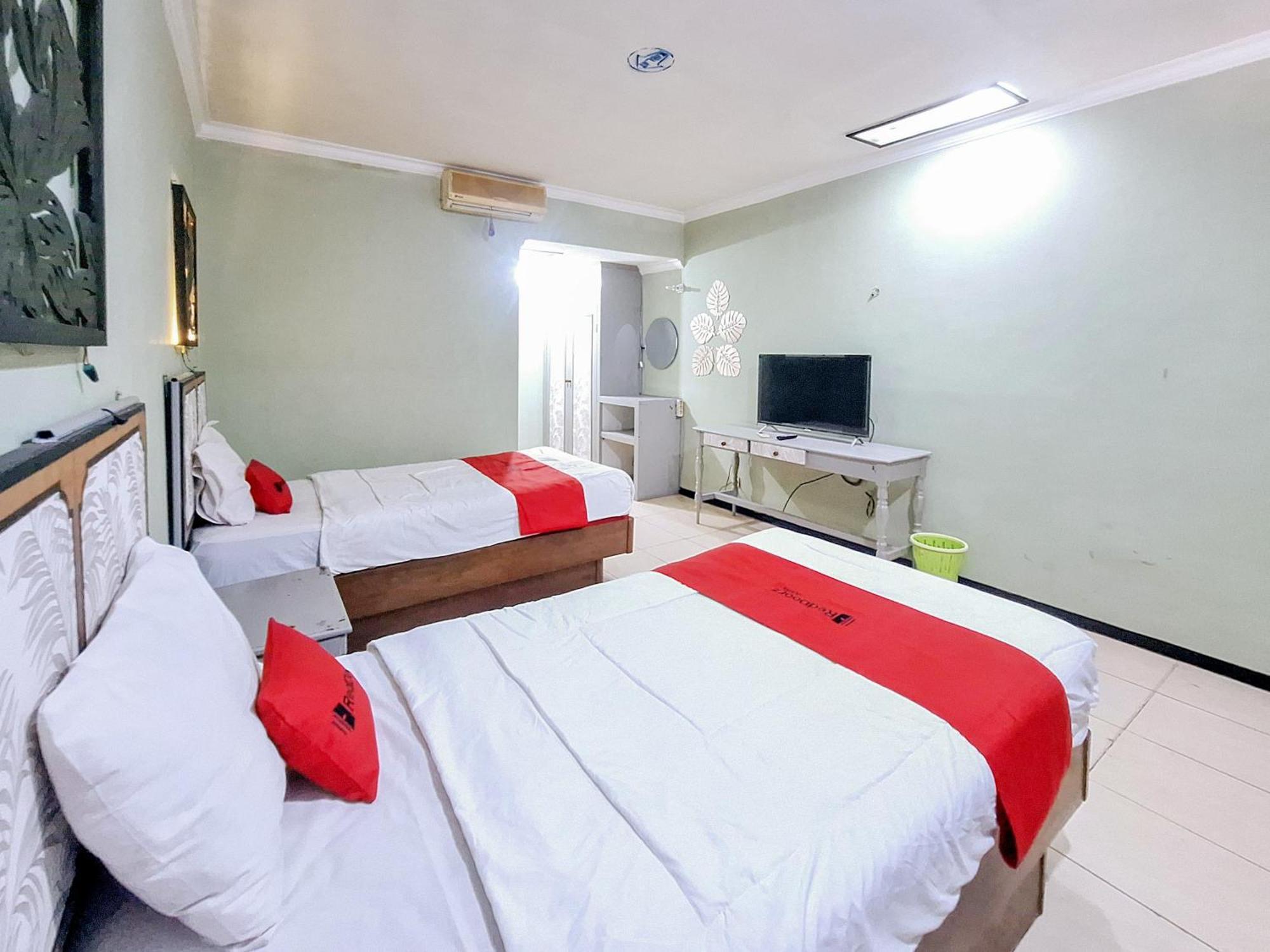 Reddoorz Near Stadion Semeru Lumajang Jawa Timur 외부 사진
