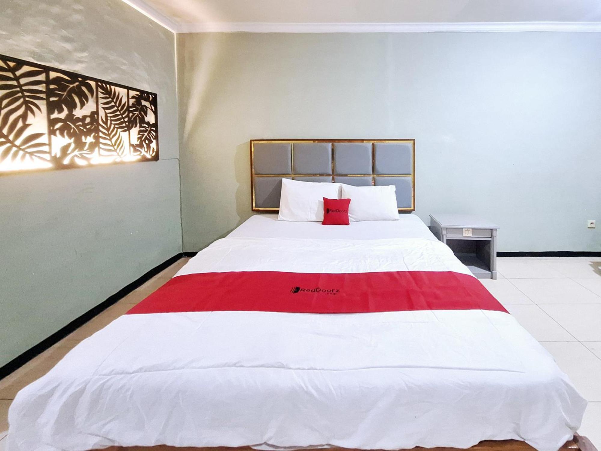Reddoorz Near Stadion Semeru Lumajang Jawa Timur 외부 사진