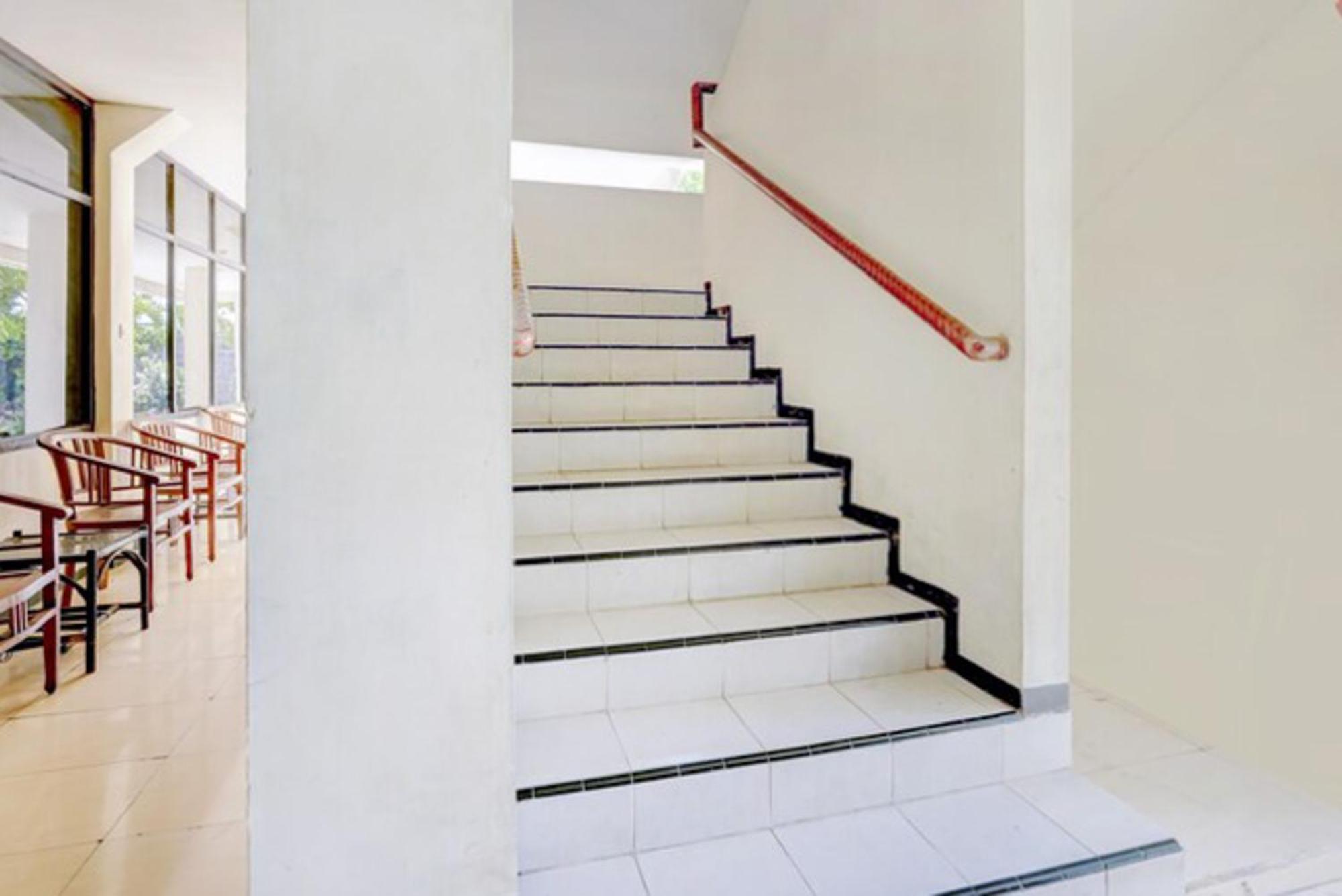 Reddoorz Near Stadion Semeru Lumajang Jawa Timur 외부 사진